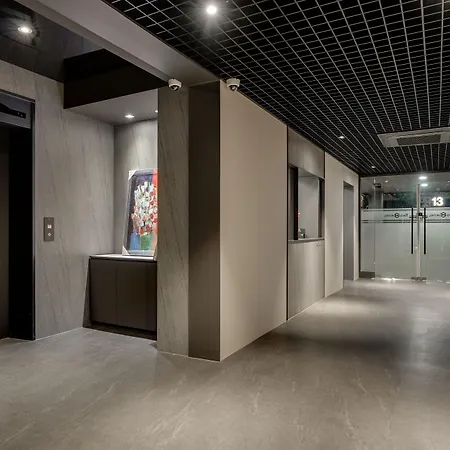 Two H Hotel