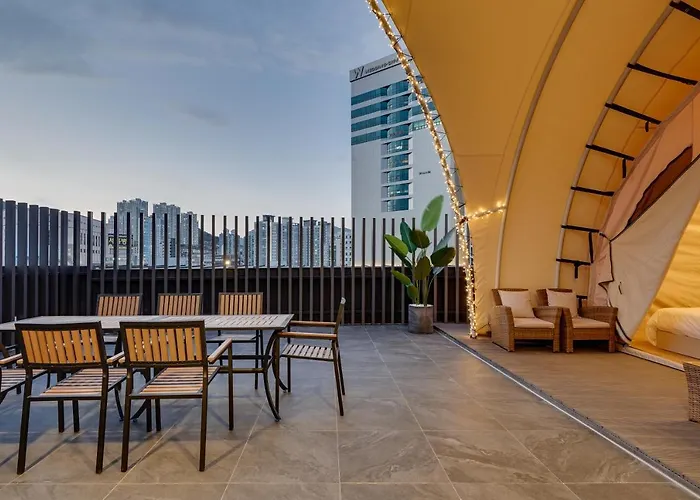 Two H Hotel