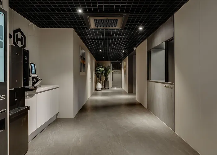 Hotel Two H